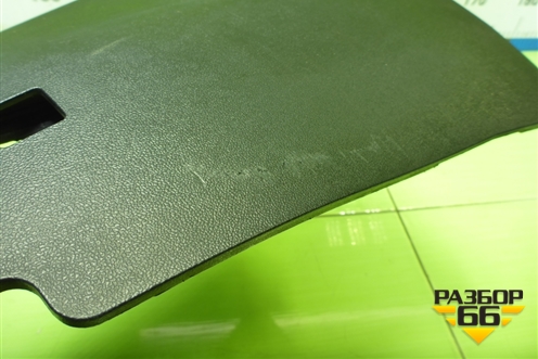 Накладка внутренняя (на консоль правая) (847952Y001) для Hyundai ix 35 с 2010г (Ай икс 35)