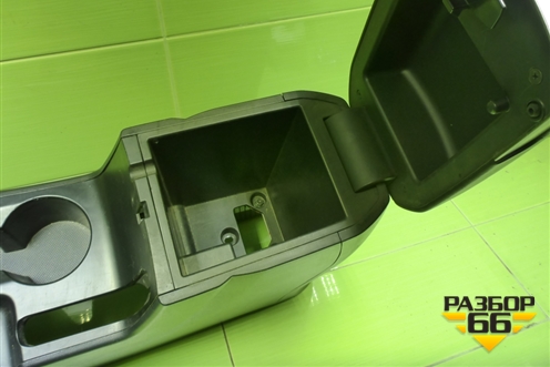 Подлокотник (под АКПП) для Hyundai ix 35 с 2010г (Ай икс 35)