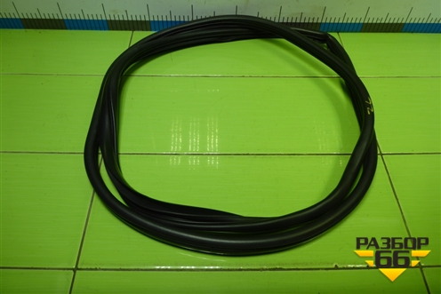 Уплотнитель двери задней левой для Hyundai ix 35 с 2010г (Ай икс 35)