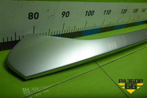 Накладка на решетку радиатора (865502Y000) для Hyundai ix 35 с 2010г (Ай икс 35)