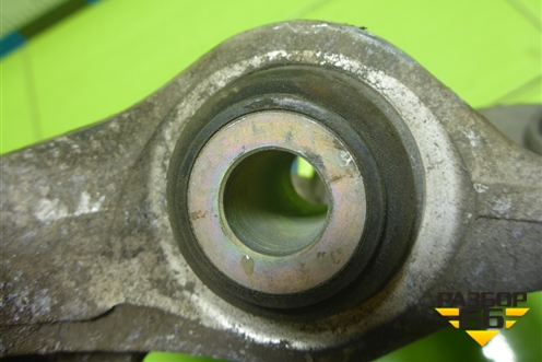 Кулак задний левый (A2043570305) для Mercedes Benz C-Klass W204 с 2007-2014г (Ц)