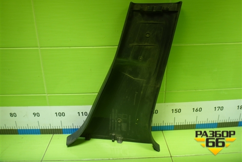 Обшивка стойки центральная нижняя левая (8200034955) для Renault Megane 2 с 2002-2009г (Меган)