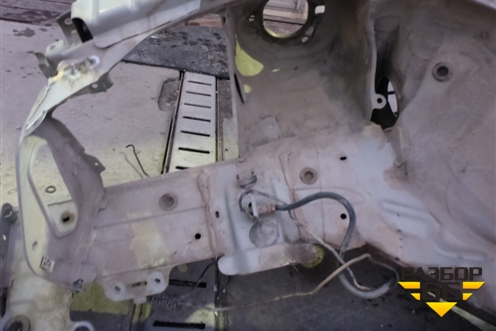 Лонжерон передний левый для Renault Megane 2 с 2002-2009г (Меган)