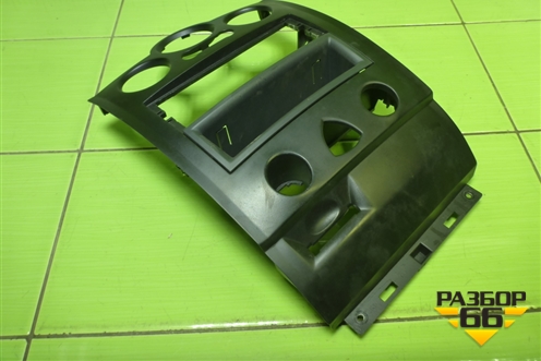 Рамка магнитолы (8200178435) для Renault Megane 2 с 2002-2009г (Меган)