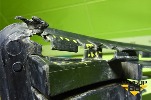 Решетка в передний бампер центральная (96815198777) для Citroen Berlingo с 2008г (Берлинго 2)