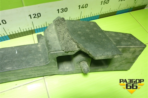 Наполнитель переднего бампера (62090HZ30A) для Nissan X-Trail (Т32) с 2014г (Хтраил)