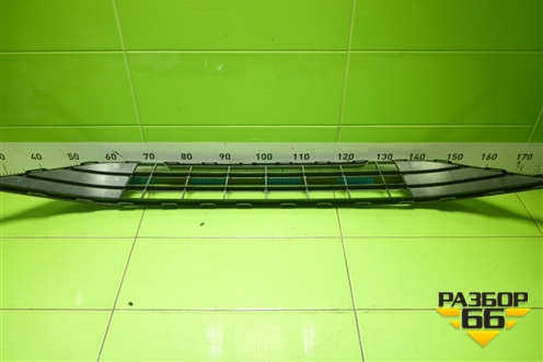 Решетка в передний бампер центральная (не оригинал) для Volkswagen Polo с 2020г (Поло)