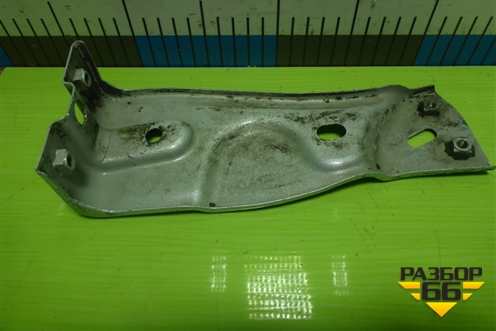 Кронштейн переднего крыла правый (3C0821142) для Volkswagen Passat (B6) с 2005-2010г (Пассат Б6)