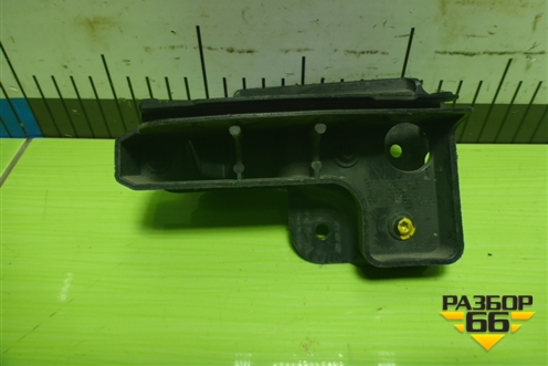 Кронштейн заднего бампера правый (4F9807892) для Audi A6 (C6) с 2004-2011г (А6)