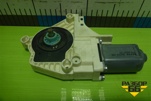 Моторчик стеклоподъёмника передний правый (8K0959802A) для Audi A4 (В8) с 2007-2015г (А4)