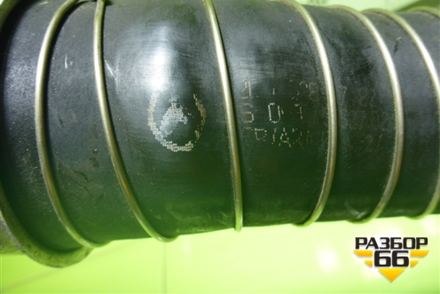 Патрубок интеркулера резиновый для Mercedes Benz C-Klass W204 с 2007-2014г (Ц)