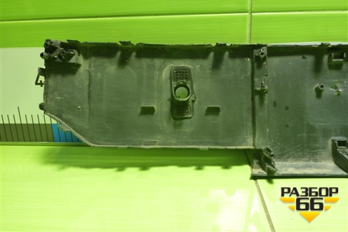 Накладка переднего бампера (под гос номер и парктроники) (602000400AA) для Chery Tiggo 8 с 2018г (Тиго 8)