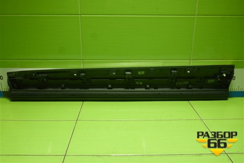 Накладка двери передней правой (8889688743) для Geely Monjaro с 2021г (Монджаро)