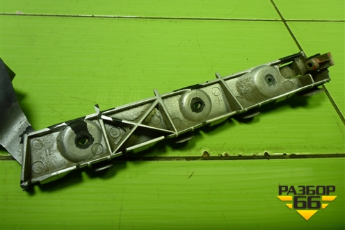 Кронштейн заднего бампера левый (13179903) для Opel Corsa D с 2006-2014г (Корса Д)