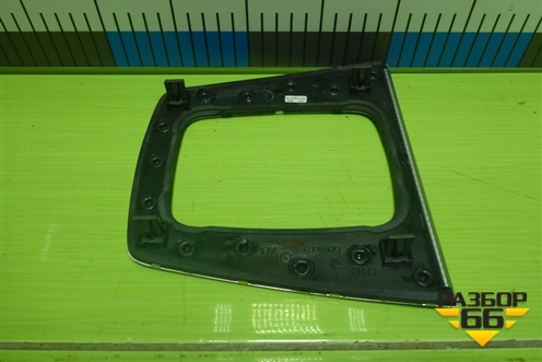 Накладка внутренняя (на кулису) (8E0864261) для Audi A4 (В7) с 2004-2009г (А4)