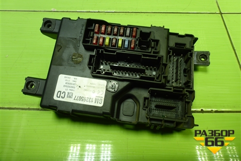 Блок предохранителей салонный (13265077) для Opel Corsa D с 2006-2014г (Корса Д)