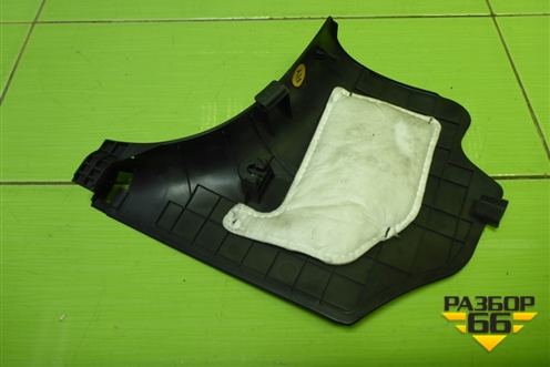 Накладка порога внутренняя переднего правого (передняя часть) (858241R000) для Hyundai Solaris с 2010-2016г (Солярис)