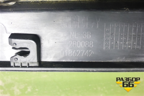 Накладка на порог наружная правая (01862742) для Geely Atlas с 2016-2022г (Атлас)