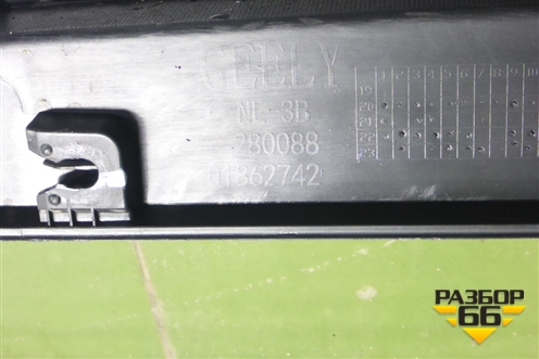 Накладка на порог наружная правая (01862742) для Geely Atlas с 2016-2022г (Атлас)