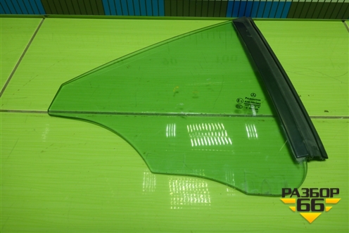 Стекло боковое правое для Mercedes Benz SLK R172 с 2010-2016г (СЛК)