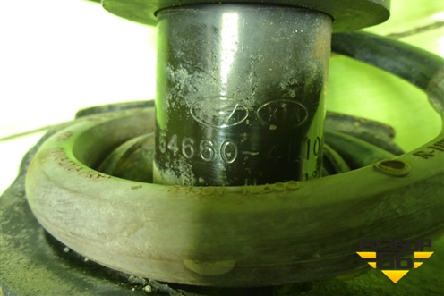 Амортизатор передний правый (546604L101) для Hyundai Solaris с 2010-2016г (Солярис)