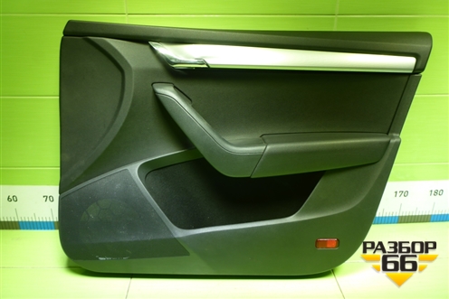 Обшивка двери передней правой под электрику (5E1867014E) для Skoda Octavia (A7) с 2013г (Октавия)