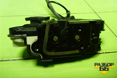 Замок двери передней левой (5E1837015) для Skoda Octavia (A7) с 2013г (Октавия)