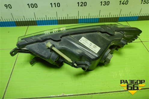 Фара противотуманная правая (до 2017г темный отражатель) (5E0941700E) для Skoda Octavia (A7) с 2013г (Октавия)