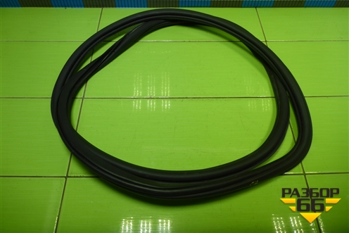 Уплотнитель двери передней левой (5E0867365H) для Skoda Octavia (A7) с 2013г (Октавия)