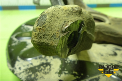 Кулак поворотный передний левый для Skoda Octavia (A7) с 2013г (Октавия)