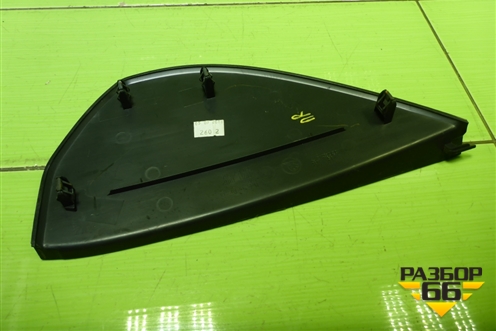 Накладка на торпедо (боковая правая) (5E0857504) для Skoda Octavia (A7) с 2013г (Октавия)