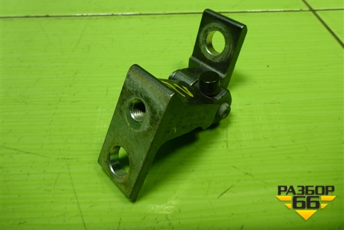 Петля двери задней правой верхняя для Skoda Octavia (A7) с 2013г (Октавия)