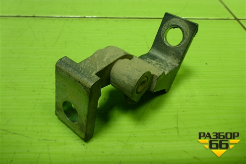 Петля двери передней правой нижняя для Skoda Octavia (A7) с 2013г (Октавия)