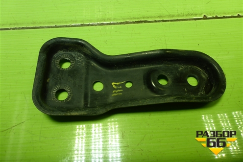 Кронштейн подрамника правый (5Q0199518E) для Skoda Octavia (A7) с 2013г (Октавия)