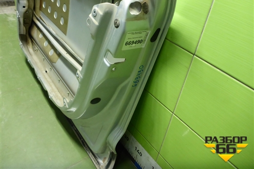 Дверь передняя правая для Volkswagen Touareg c 2002-2010г (Туарег)