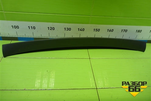 Обшивка двери багажника (верхняя часть) (7L6867685) для Volkswagen Touareg c 2002-2010г (Туарег)