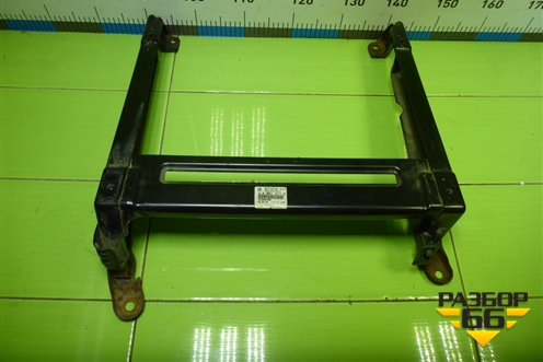 Кронштейн сиденья (переднего левого) (7L0881677B) для Volkswagen Touareg c 2002-2010г (Туарег)