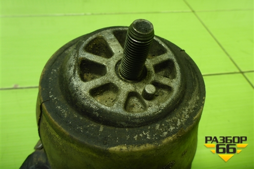 Опора двигателя (7L6199131) для Volkswagen Touareg c 2002-2010г (Туарег)