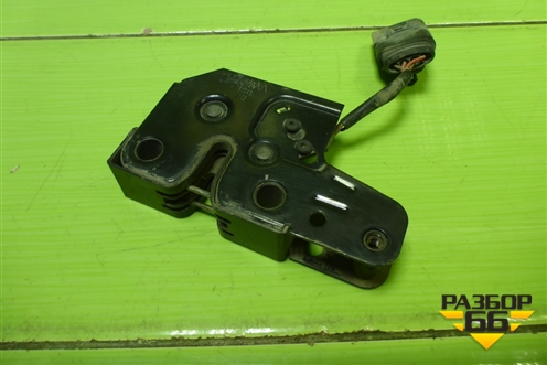 Замок капота для Volkswagen Touareg c 2002-2010г (Туарег)