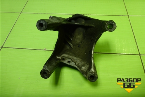 Кронштейн двигателя правый (070199308A) для Volkswagen Touareg c 2002-2010г (Туарег)