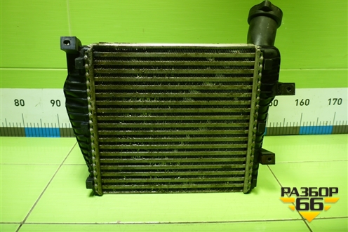Интеркулер (7L0145803A) для Volkswagen Touareg c 2002-2010г (Туарег)