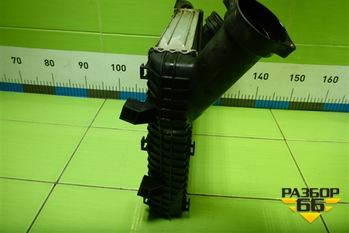 Интеркулер (7L0145803A) для Volkswagen Touareg c 2002-2010г (Туарег)