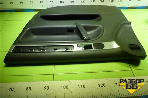 Обшивка двери передней правой под электрику (7L6867012EK) для Volkswagen Touareg c 2002-2010г (Туарег)