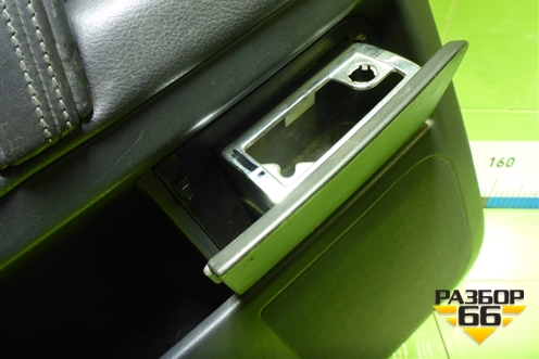 Обшивка двери задней левой под электрику (7L6867211BR) для Volkswagen Touareg c 2002-2010г (Туарег)