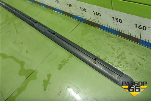 Молдинг крыши правый (7L6860182F) для Volkswagen Touareg c 2002-2010г (Туарег)