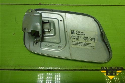 Лючок бензобака (7L6809905B) для Volkswagen Touareg c 2002-2010г (Туарег)
