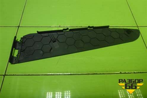 Накладка внутренняя (на переднее правое сиденье) (7L0881472) для Volkswagen Touareg c 2002-2010г (Туарег)