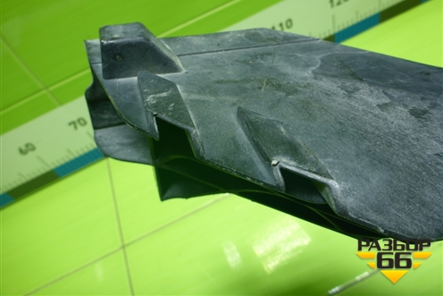 Кронштейн фары правой (4M0805608B) для Audi Q7 c 2015г (Ку 7)