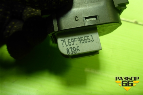 Переключатель регулировки зеркал (7L6959565J) для Volkswagen Touareg c 2002-2010г (Туарег)