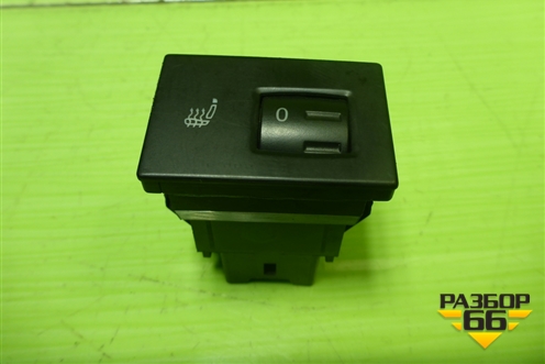 Кнопка обогрева сидений (7L6963570C) для Volkswagen Touareg c 2002-2010г (Туарег)